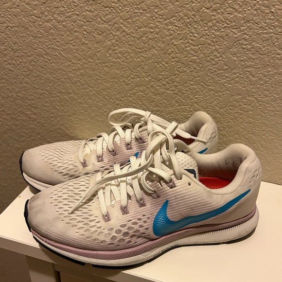 Nike zoom running shoes size 8 - Picture 1 of 4